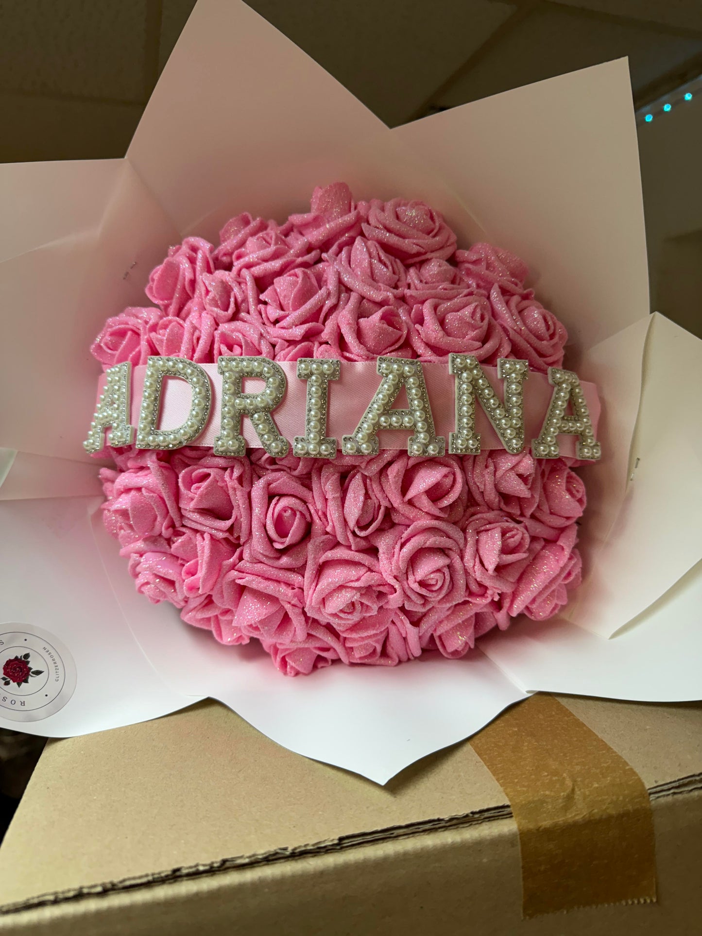 Pinker Strauß mit Namen