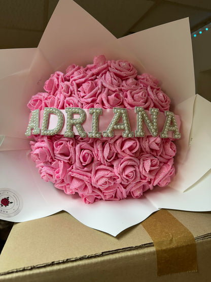 Pinker Strauß mit Namen